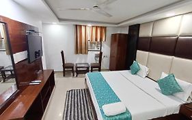 Hotel Caves A Family Hotel Near Igi Airport Delhi